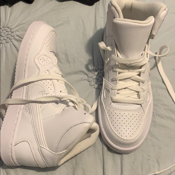 TRADES? Nike Air Force 1 - Picture 2 of 3